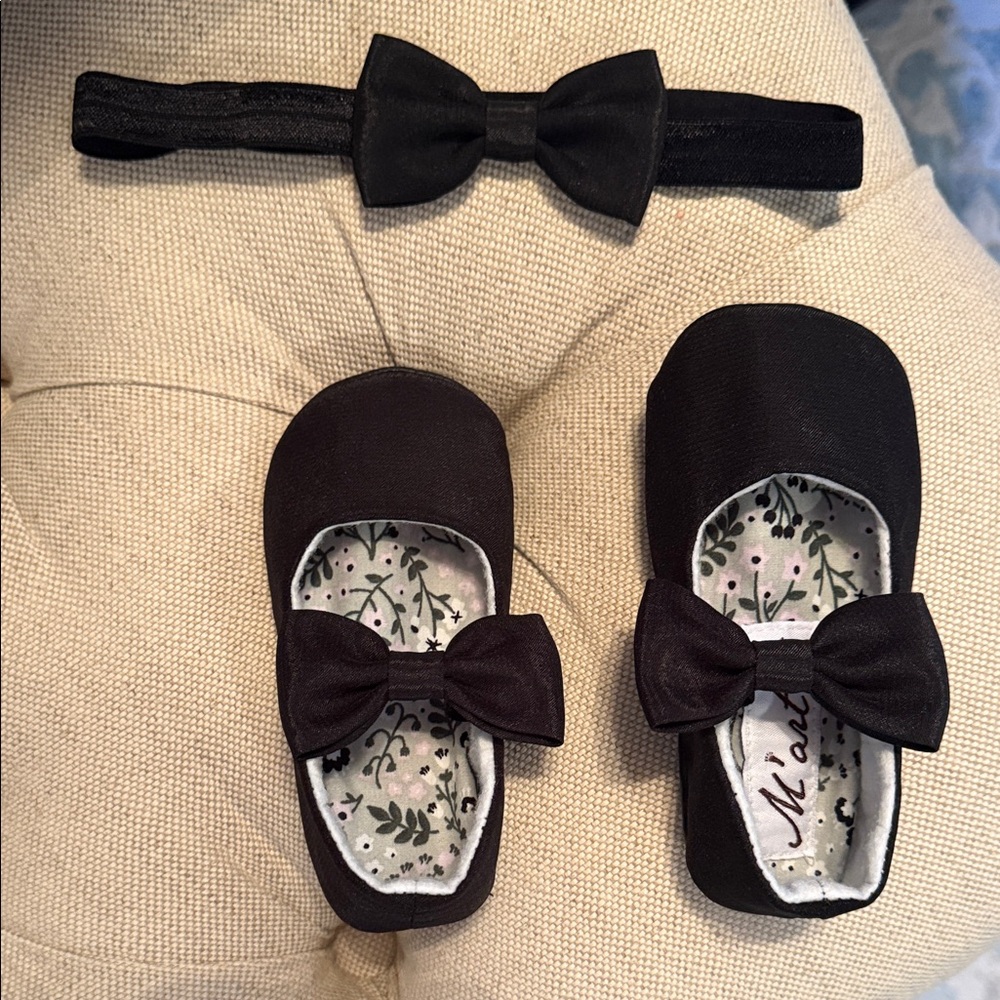 Black Baby Shoes with Bow
